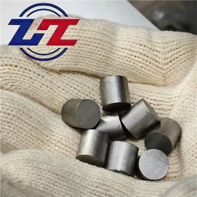 Gronynnau zirconium